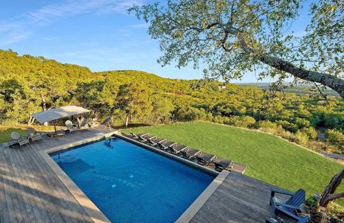 Leander House | Hot Tub, Heated Infinity Pool, Perfect Hill Country Estate on 10 Acres