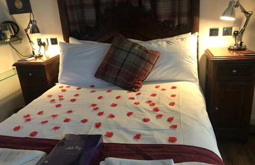 Leek House | Hot Tub Hide Away near Alton Towers staffordshire