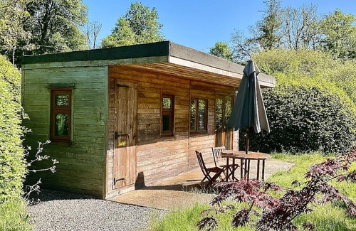 Carmarthen Cabin | Hot Tub Hideaway- The Nature’s Nook Retreat- Rural Carmarthen