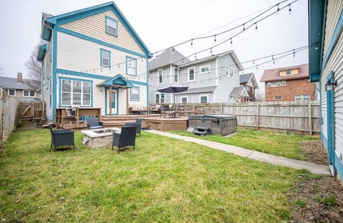 Fall Creek Place House | Hot Tub in prime location downtown