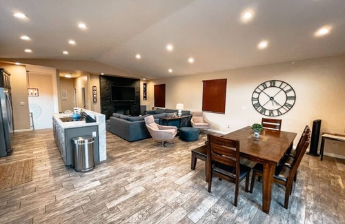 Oceano House | Hot Tub - Just Steps to the Beach - Sleeps 12!