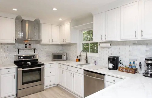 Massanutten House | Hot Tub - Massage Chair - Game Room - Fenced Yard