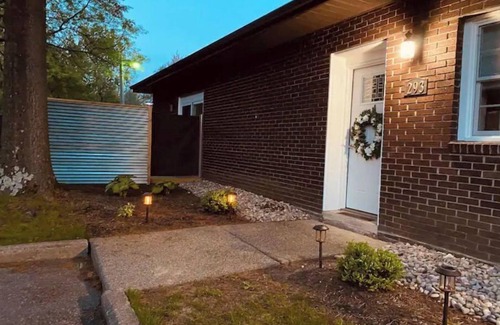 Halfmoon Apartment | HOT TUB & New Stylish Saratoga County Efficiency