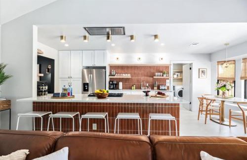 Manor House | Hot Tub Pool + Firepit + Gameroom ~ Guesthouse