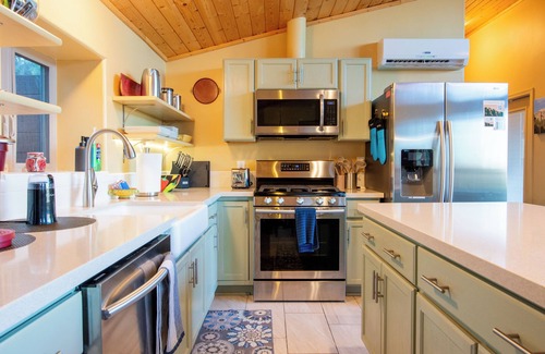 Cornville House | Hot Tub, Pool, King Bed, Views, and NO checkout chores @ Stargazer Bungalow!