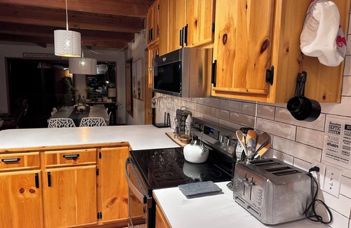Ardenvoir House | Hot tub,pool table,xc/downhill ski,near-Stevens Pass,Leavenworth,Lake Wenatchee