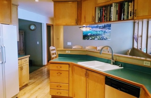 Upper Kingsbury House | Hot Tub Pool Table Views Decks Game Room near Heavenly Ski Beach Casino Forest 9