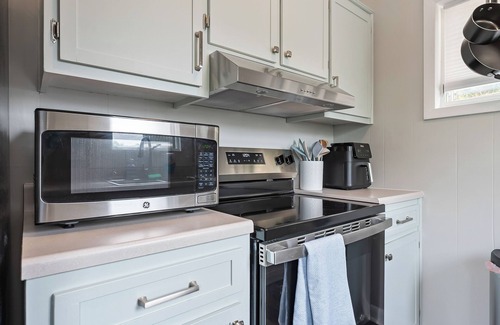 New River House | Hot tub, private dock, with water front lake access for relaxing or exploring.