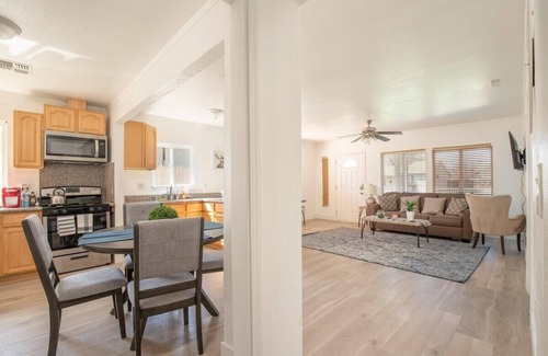 West Sacramento House | Hot Tub * Relaxing Retreat * Mins to DT Sacramento