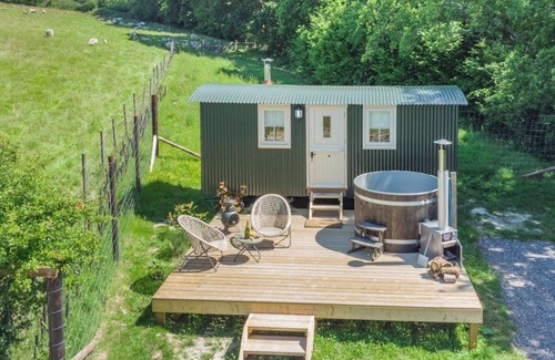 Alton Apartment | Hot Tub Retreat - Otium Wine Estate