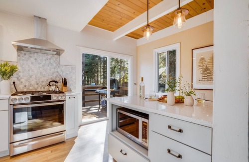 McKinney Estates Cabin | Hot Tub, Sauna, Game Room | Modern 5BDR Family Cabin | Homewood by AvantStay