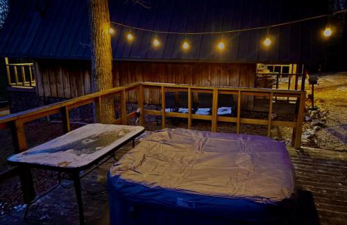 Wellington House | HOT TUB -Secluded Cabin Cave Run Lake and near Red River Gorge
