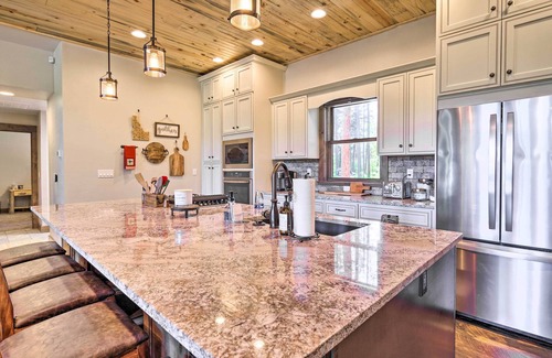 Garden Valley Cabin | Hot Tub Soaks & River Fun: Cabin in Garden Valley