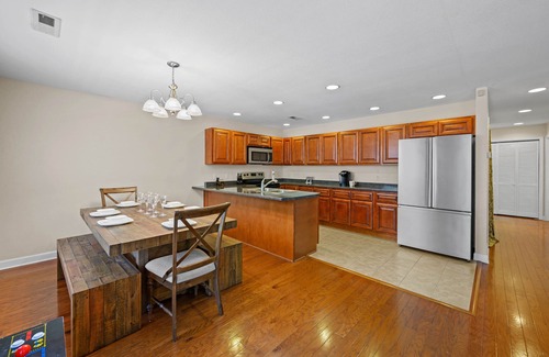 Gatlinburg - Pigeon Forge Cottage | Hot Tub, Swing, and Privacy! No steep mountain roads. Close to parkway