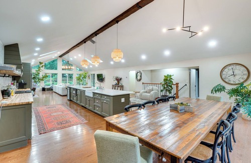 Falling Waters House | Hot Tub & Theater Room: Getaway in Falling Waters