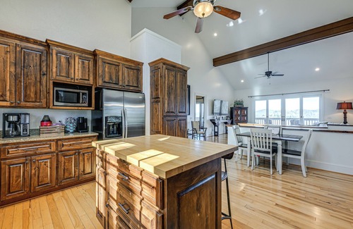Cullowhee House | Hot Tub & Water Views: Lake Glenville Home!
