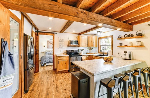 Deposit House | Hot Tub & Watercrafts: Lakefront Catskills Getaway
