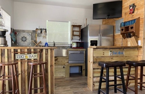 Old Seminole Heights Cottage | Hot tub, waterfront, Bush Gardens, kajaks, fishing