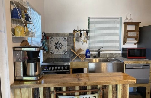 Old Seminole Heights Cottage | Hot tub, waterfront, Bush Gardens, kajaks, fishing