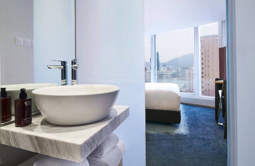 Mong Kok Hotel | Hotel 108
