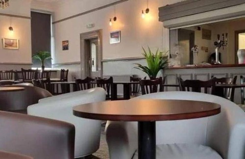Barry Hotel | Hotel ∙ 4 guests