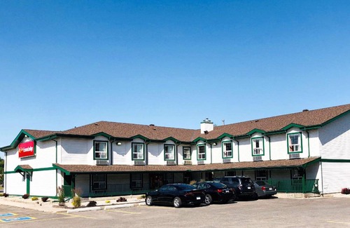 Okotoks Hotel | Hotel ∙ 8 guests