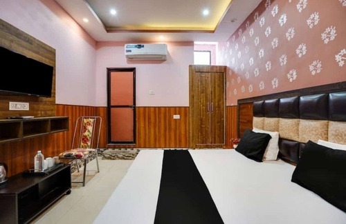 Auraiya Hotel | Hotel Aadhya & Restaurant