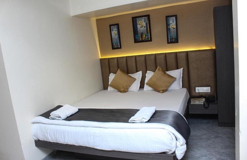 Belapur Hotel | Hotel Aarush Residency