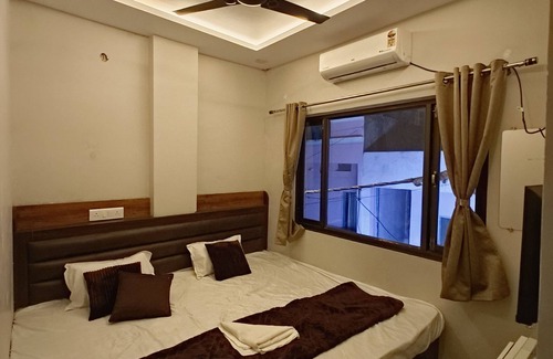 Ujjain Hotel | Hotel Advika