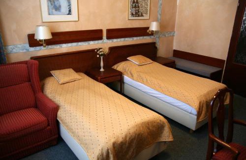Valasske Klobouky Hotel | Hotel Alfacentrum