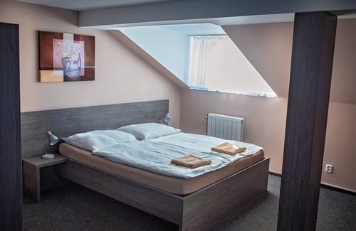 Retenice Hotel | Hotel Almond