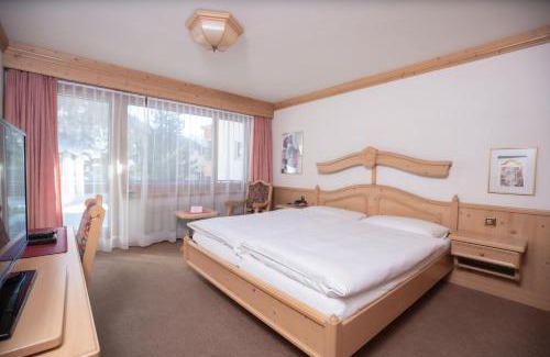 Saas Almagell Hotel | Hotel Alpenhof