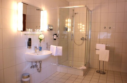 Neugraben-Fischbek Hotel | Hotel Altenwerder Hof