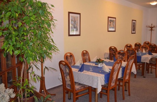 Fulnek Hotel | Hotel Amos