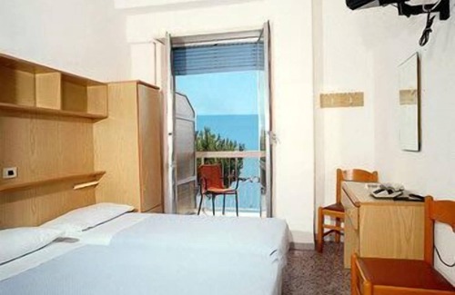 San Bartolomeo al Mare Hotel | Hotel Anita