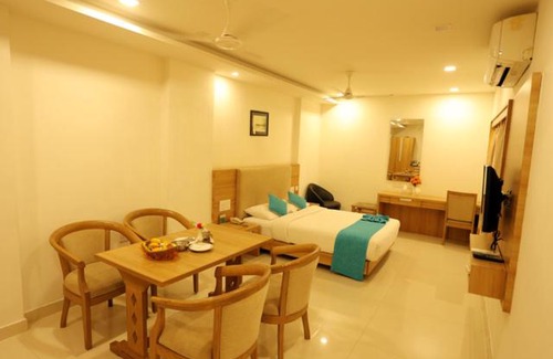 Onamthuruth Hotel | Hotel Anjali Park