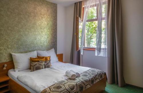 Balatonfoldvar Hotel | Hotel Anna Villa