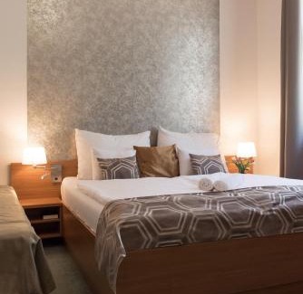 Balatonfoldvar Hotel | Hotel Anna Villa