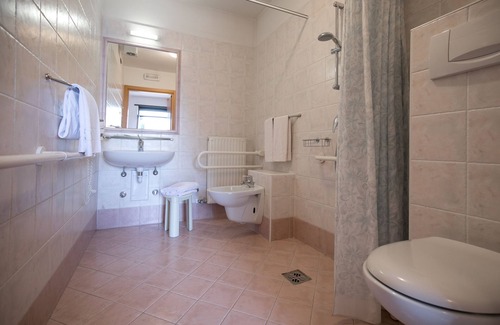Canale di Tenno Hotel | Hotel Antica Croce