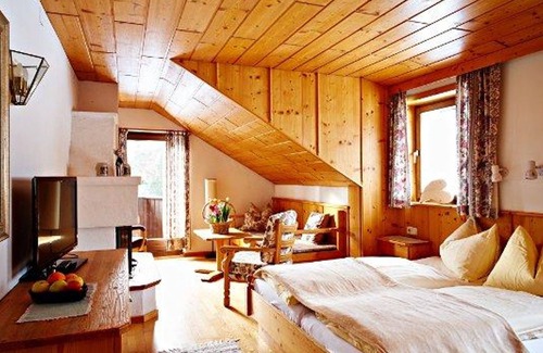 Berg im Drautal Apartment | Hotel apartment, shower, WC, mountain side - Waldpension Putz