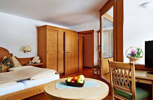 Berg im Drautal Apartment | Hotel apartment, shower, WC, mountain side - Waldpension Putz