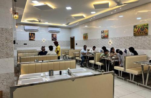 Fardapur Hotel | Hotel Apple