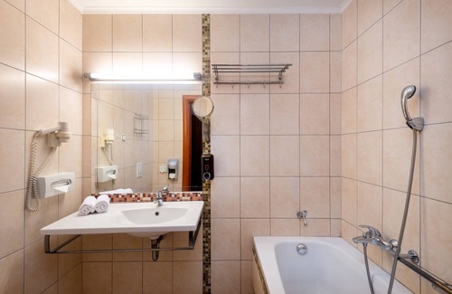 Cegled Hotel | Hotel Aquarell