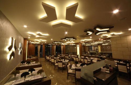 Anand Hotel | Hotel Arizona Inn