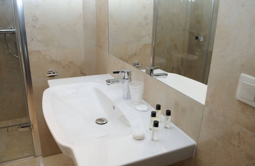 Brzeg Hotel | Hotel Arte