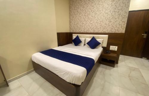 Girgaon Hotel | Hotel Ashyana - Near To Grant Road Station Mumbai