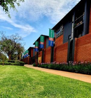 Arcadia Hotel | Hotel AT Hatfield Apartments