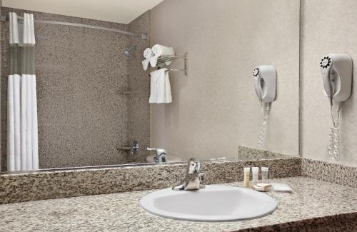 San Bruno Hotel | Hotel Aura SFO Airport FREE SHUTTLE