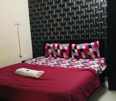 Sector 40 Hotel | Hotel Awesome Sec-40 'Couple Friendly ' Gurgaon