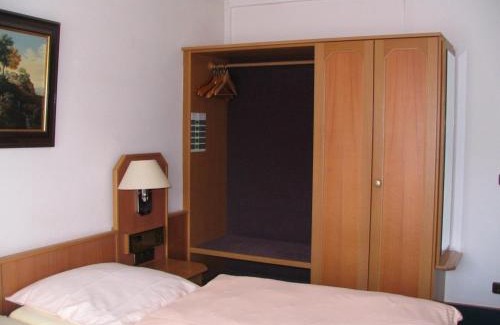 Oberrodenbach Hotel | Hotel-Barbarossa-Garni bei Hanau